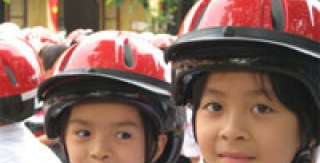 Mũ bảo hiểm cho bé